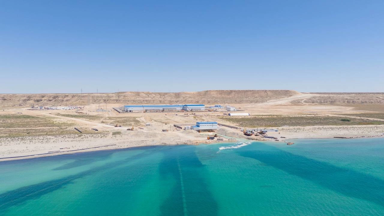 На заводе Кендирли начался процесс опреснения морской воды